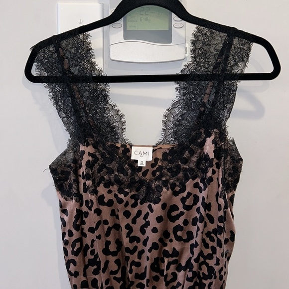 CAMI NYC The Lauren Silk Leopard Bodysuit - Picture 5 of 9